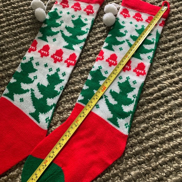 Pair of Vintage 22” Knit Christmas Stockings Red/Green/White - Picture 5 of 10
